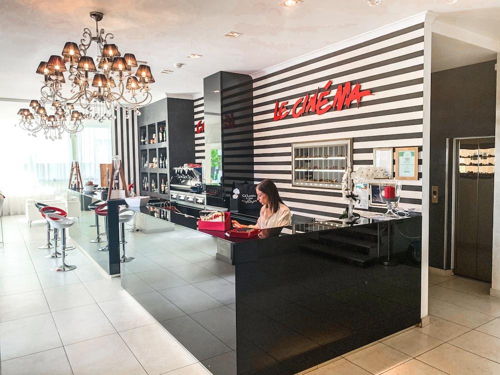 Hotel Le Cinema Gatteo a Mare Bagian luar foto