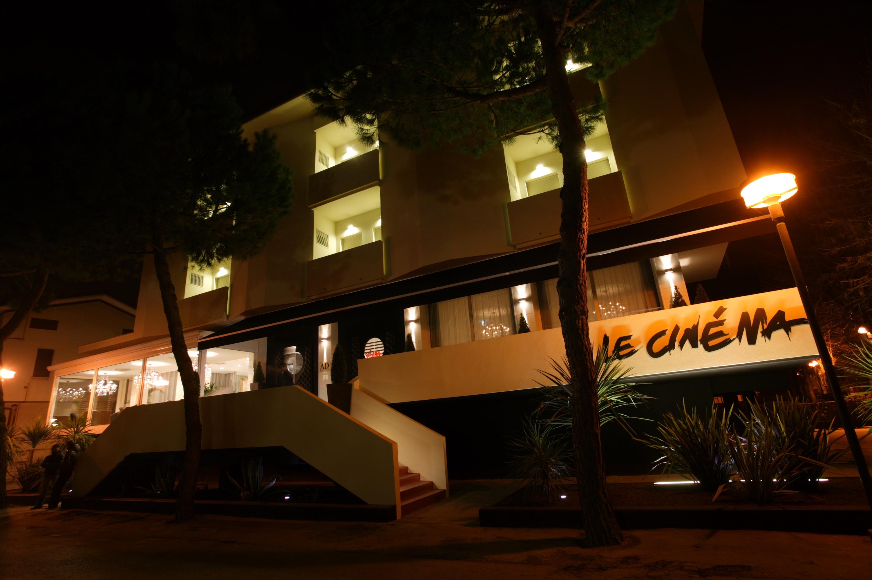 Hotel Le Cinema Gatteo a Mare Bagian luar foto