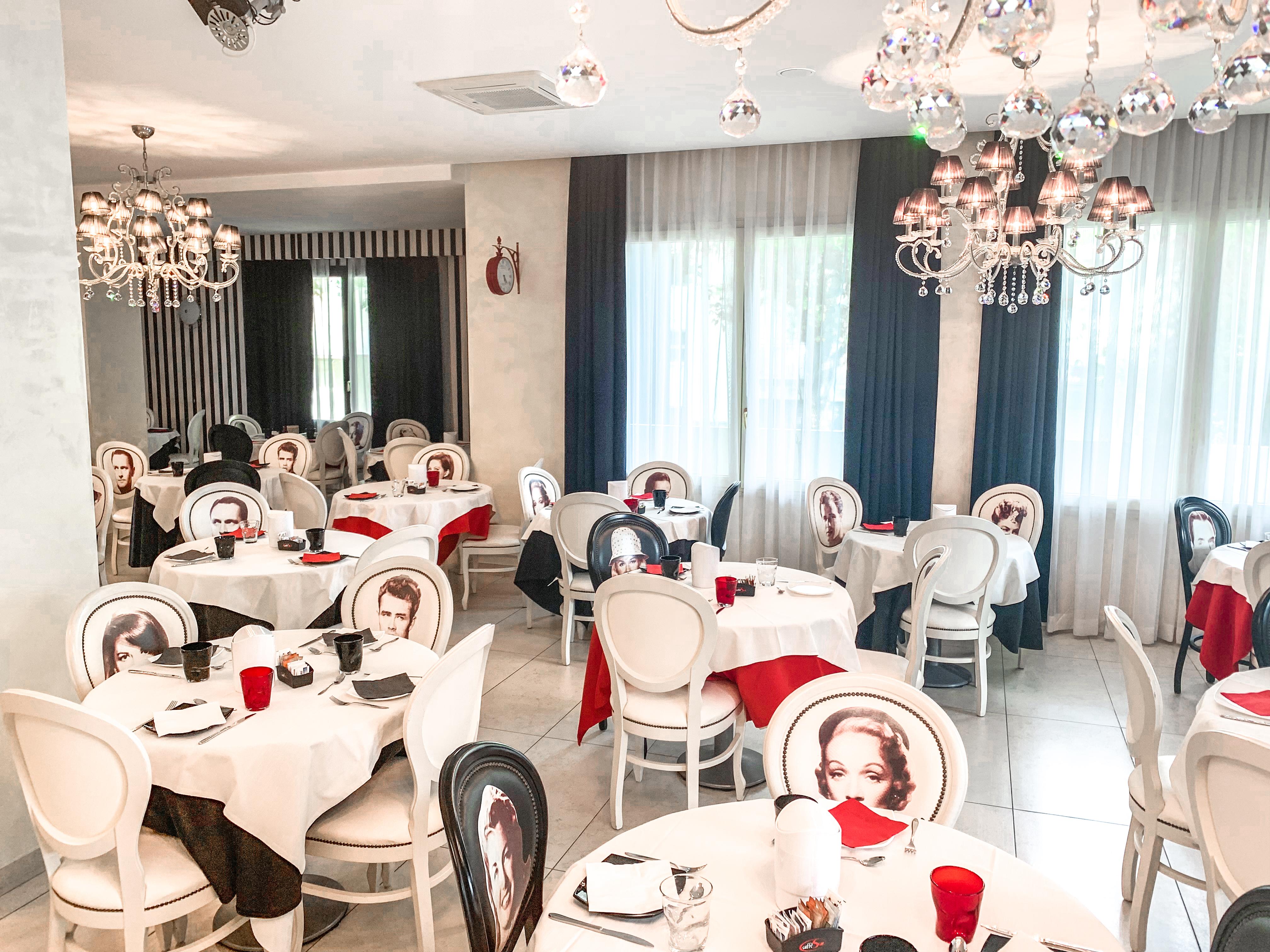 Hotel Le Cinema Gatteo a Mare Bagian luar foto